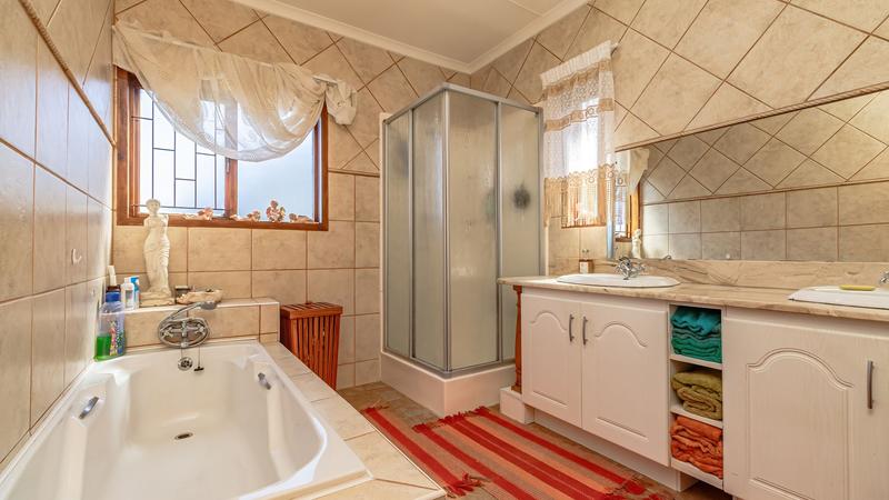 5 Bedroom Property for Sale in Tergniet Western Cape